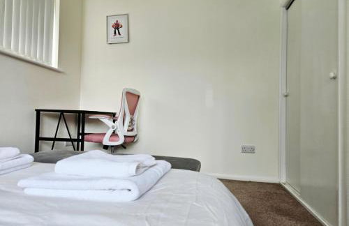 Willow Retreat - House in Burbage- Sleeps2- Garden - Photo 7