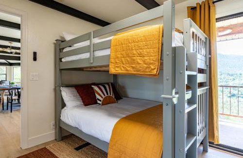 Secluded Mtn Top Family Haven w/Views Spa & Arcade - Photo 26