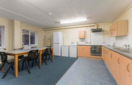 Ensuite Bedrooms with Shared Kitchen and Apartments at Simpsons Hall in Nottingham - Photo 29