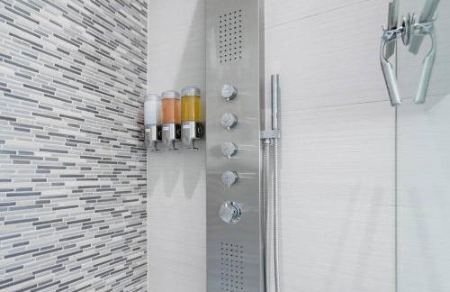 Modern, Dog Friendly Apartment with a Private Patio - Foto 8