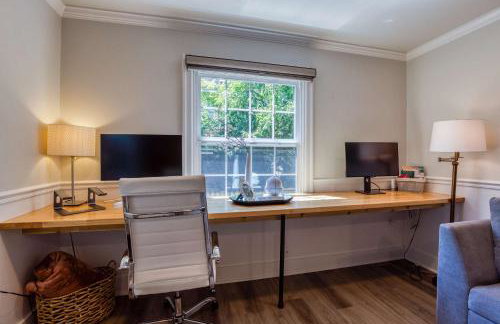 Modern 2 Bedroom Farmhouse Cottage with Hot Tub in Snohomish - Foto 37