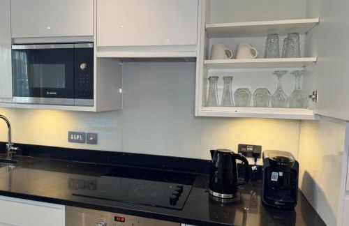 Modern 2 Bedroom Apartment in Central Croydon with Free Parking - Foto 10