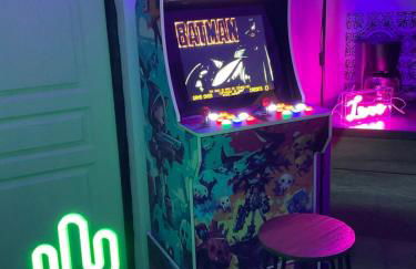 Les Loges Du Théatre 160m2 MAISON PRIVÉ 14 personnes MAX tout équipé a 200m de l'AVENUE DE CHAMPAGNE et toutes commodités DEGUSTATION CHAMPAGNE OFFERTE jacuzzi sauna jeux velos EMPLACEMENT EXCEPTIONNEL et CHIC - Foto 8