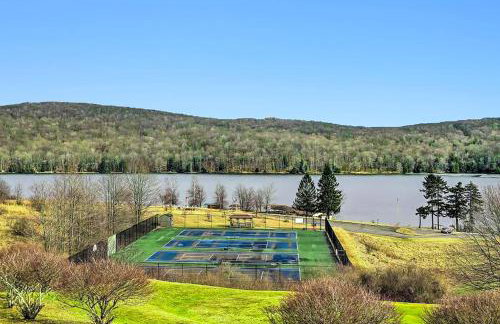 Family cabin Alpine Lake w indoor pool & fire pit - Foto 28