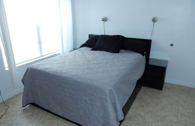 Modern Atrium Drive Condo - Photo 3