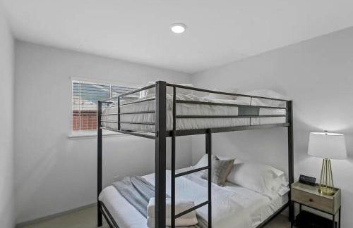 Stylish Retreat, Large Pool! Pet & Family Friendly - Foto 18