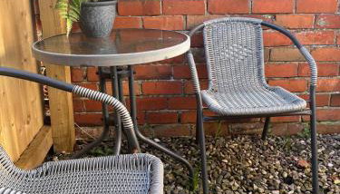 Sleeps 2 -Central Ellesmere -Parking - PetFriendly - Foto 3