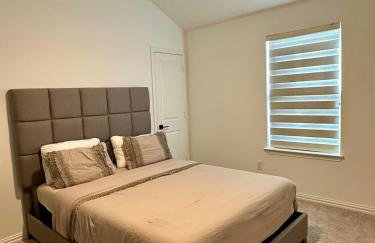 Spacious 6 Bedroom Home- Near Historic McKinney - Foto 13