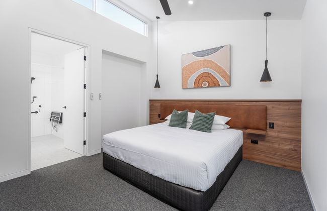 Clare Hillside Apartments - Photo 4