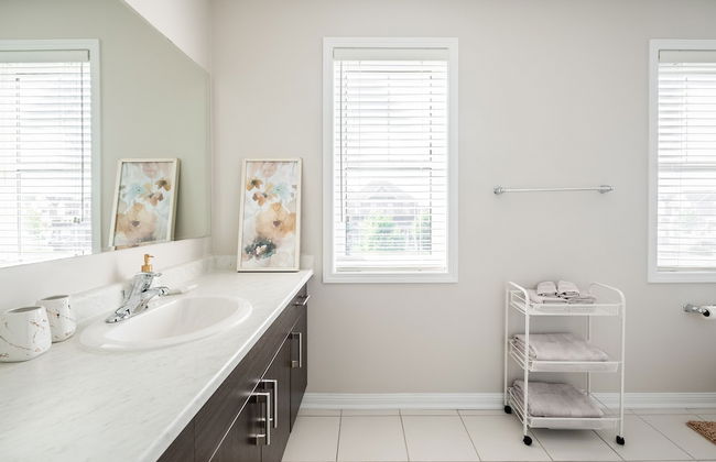 GLOBALSTAY Modern 3 BD House in Brampton - Photo 42