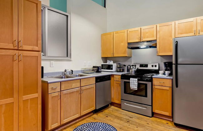 Historic Brick 2 Bedroom Getaway, Wifi - Foto 15