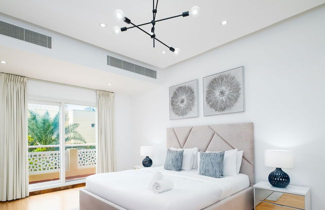 LUX The Meadows 5 Bed Villa - Foto 9