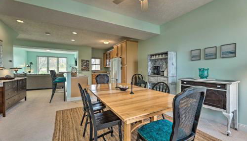 Bright Manistee Condo with Beach and Pool Access! - Foto 2