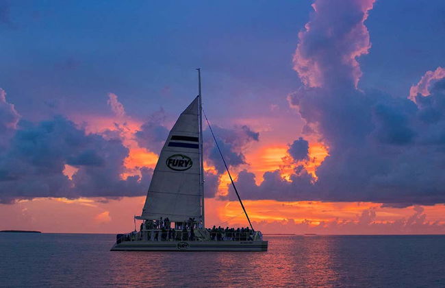 Paseo en barco al atardecer con aperitivo - Foto 3
