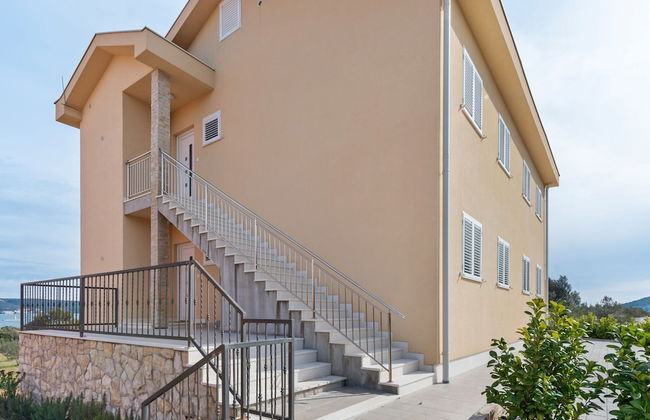 Simplistic Apartment in Neviđane near Sea - Foto 24