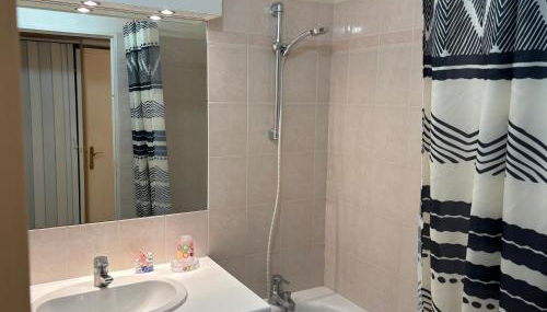 FASSI Appart, Charmant T2 au cœur de La Défense - Foto 3, towels