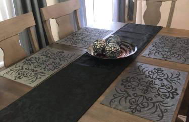 Robin's Nest - Photo 3