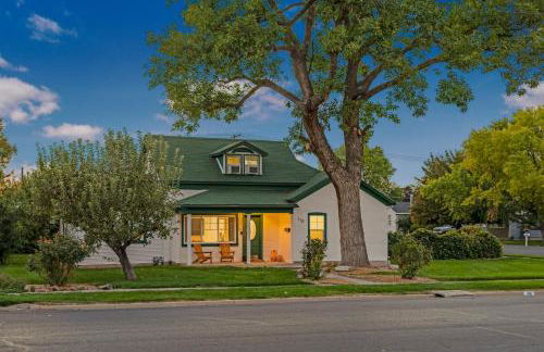 Newly Renovated, Cozy Home - Quiet, Mountain Views - Foto 1