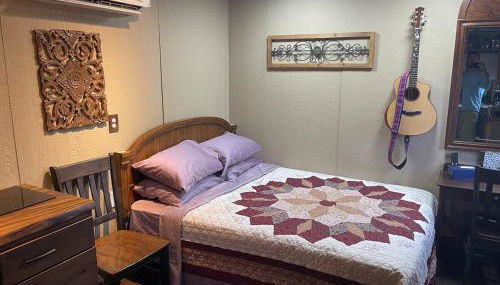 Tiny Tiny Bunkhouse - Photo 3, wardrobe