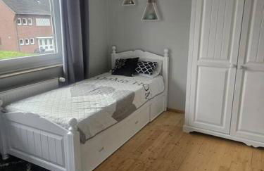 Ferienwohnung Für Gäste mit Niveau,Monteurewohnung mit 3 separaten Schlafzimmern,Parkplatz für Großes Fahrzeug vorhanden 8,5m lang - Foto 8