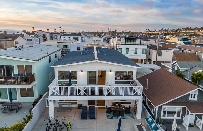 Ocean Breeze Buyout by Avantstay Steps to Beach - Photo 1