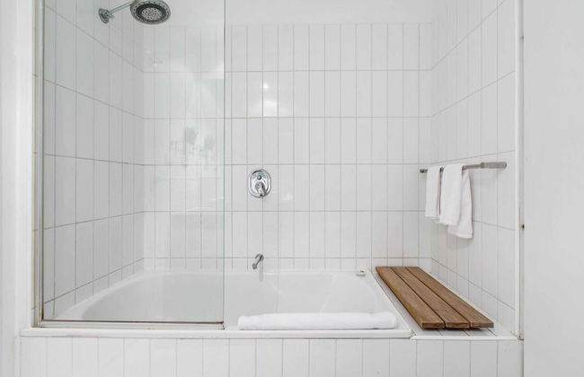 Beautiful 2BR APT With Balcony, Pool and Gym - Foto 16