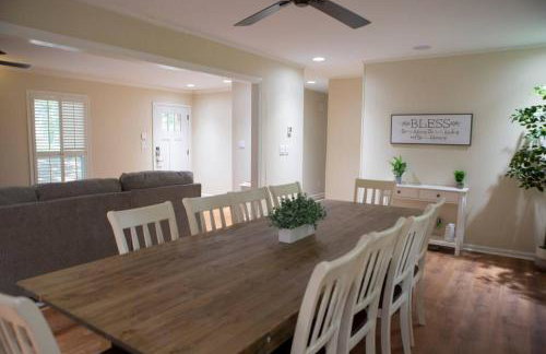 Alabama University Events, 5 bdrm Home with Lake Access, Community Pool, Tennis, Pavilion, sleeps 14, 5 mil to Bryant-Denny Stadium - Foto 6