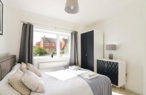 Alderton House - Spacious 3 Bed with Parking - Foto 9