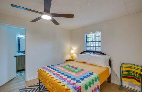 Lakefront Frankston Cabin with Dock and Fire Pit! - Foto 13