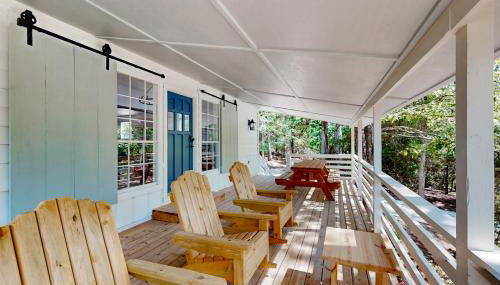 6 Mi to Lake Brookeland Home with Treehouse Vibes - Foto 3