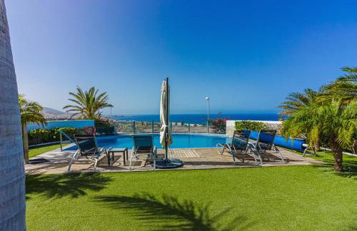 Villa Eleonora, Luxury Villa with Heated Pool Ocean View in Adeje, Tenerife - Foto 14