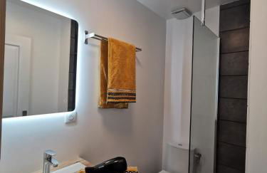 Les appartements du centre, refaits à neuf, climatisés, hyper centre, 50m à pieds des commerces, restaurants, parking gratuit - Foto 47