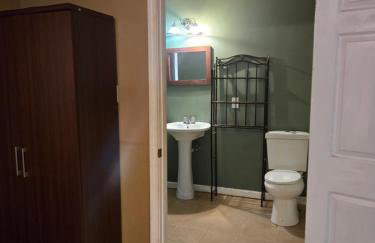 Cozy 1 Bedroom and Bath - Foto 2