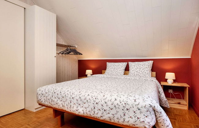 Family Retreat With Garden - Photo 9