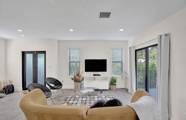 Zen Suites - Photo 60