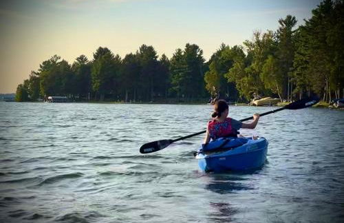 Redwood Retreat by the Lake - Foto 11