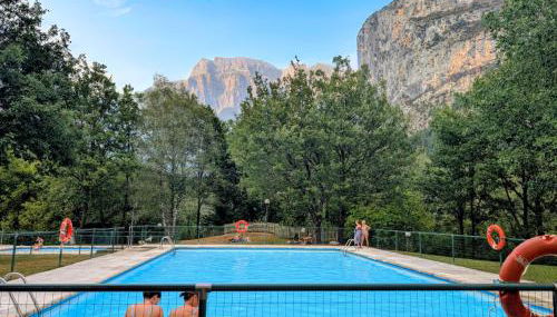 Suite Vistas Únicas a Ordesa y MontePerdido - Piscinas - Barbacoa - Foto 2