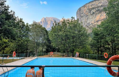 Suite Vistas Únicas a Ordesa y MontePerdido - Piscinas - Barbacoa - Photo 2