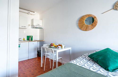 Charmant studio avec terrasse, Gare à 200m et parking gratuit - Foto 27