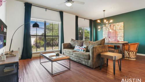 Stylish 4BR with Smart TV and Free Garage Parking - Foto 1