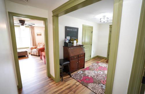 Historic Sears River Home (Main Level) on 10 Acres - Foto 45