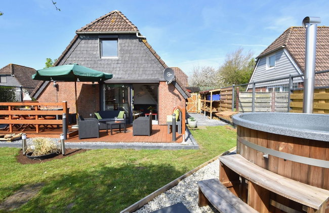 Snug Holiday Home in Herkingen with Hot Tub in Garden - Foto 34