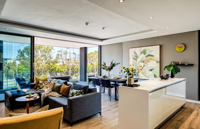 Urban Chic Apartment Close to Waterfront Warwick - Photo 21