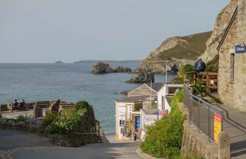 Luxury Cornish Cottage & Modern Cabin with Garden, Central St Agnes - Foto 18