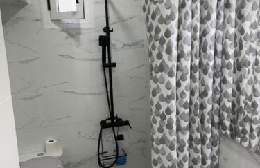 Seaview escape - spacious 3 bed beach apartment & terrace - Foto 9