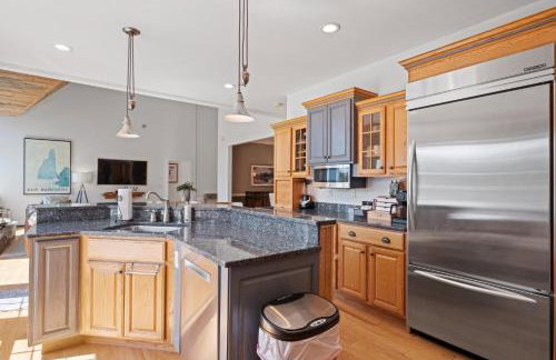 Luxury Riverfront Retreat Hot Tub, Game Room, Gym - Foto 12