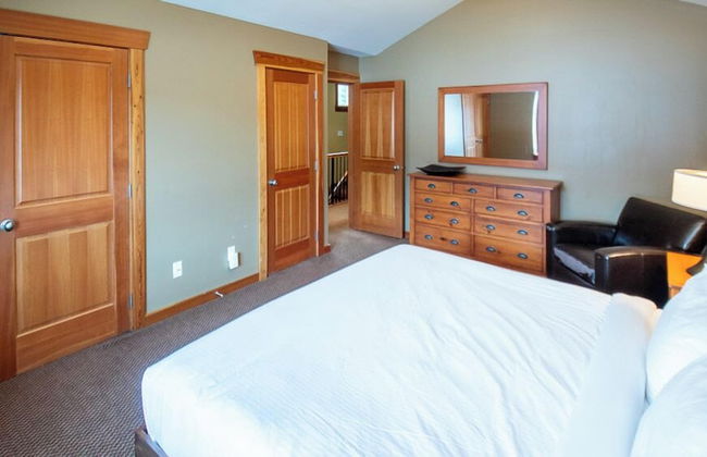 Pinnacle Ridge Chalets by Fernie Lodging - Photo 52