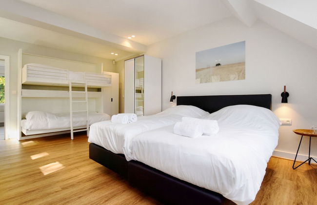 Opulent Holiday Home in Spa with Sauna, Hot Tub, Playroom - Photo 2