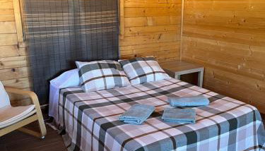 Granja escuela con bungalows Familias y grupos Parking privado gratuito - Foto 4