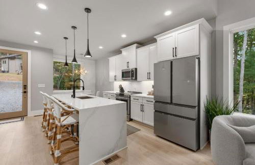 Sapphire Skies - Photo 14